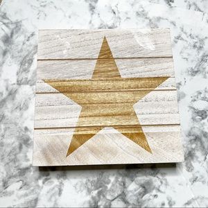 NWT Farmhouse Wood Star Shadowbox Decor